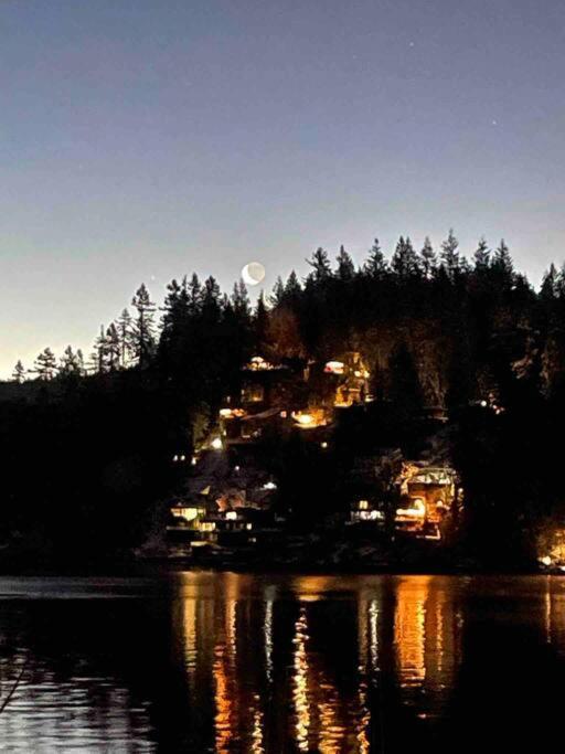 Oceanfront Zen Villa North Vancouver Bagian luar foto